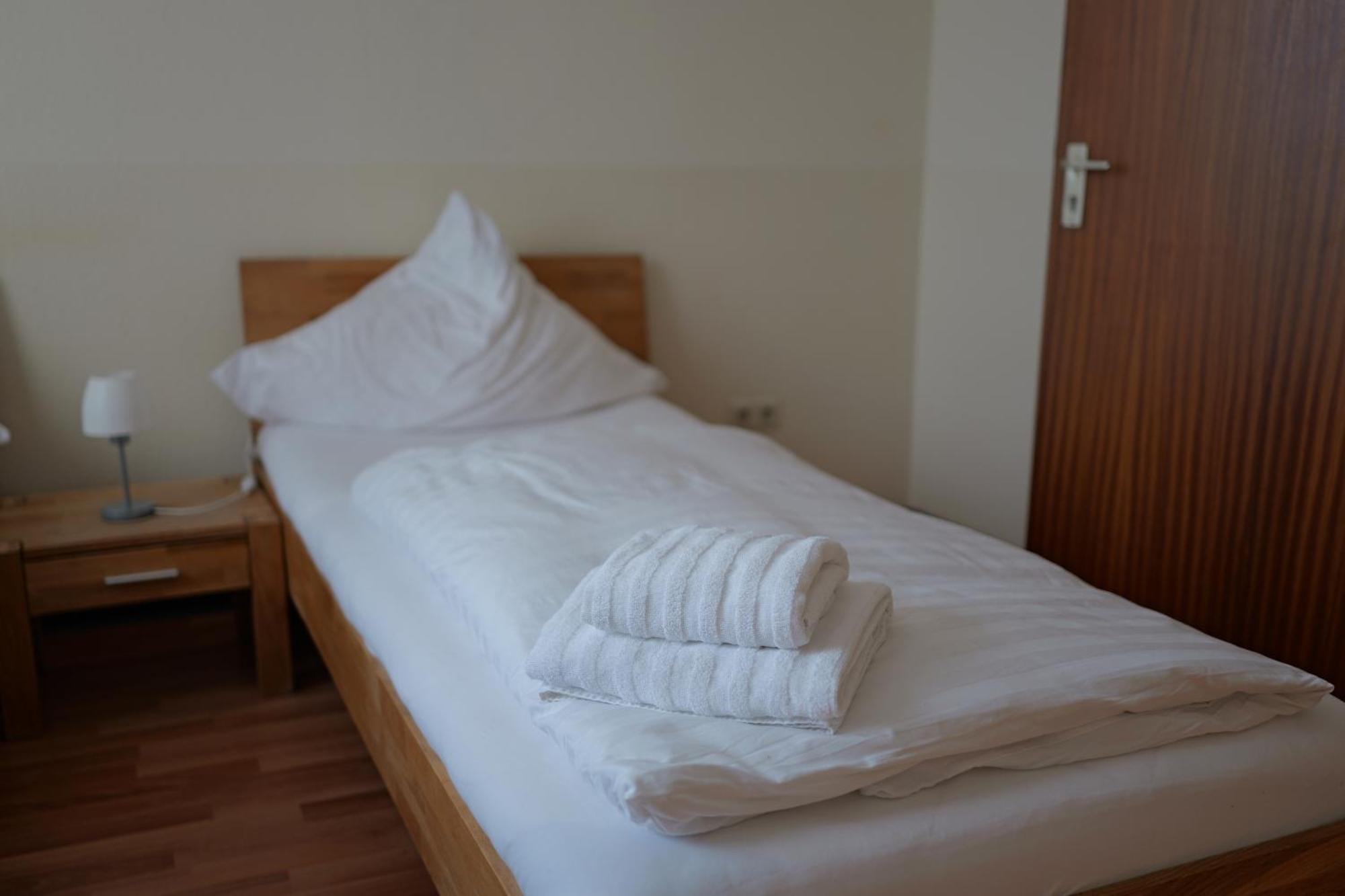 Hotel Milano Хилдесхайм Екстериор снимка